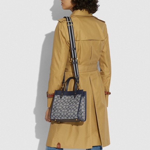 Coach Field Tote Signature Jacquard Glovetanned Leather Midnight Blue NWT - Picture 5 of 7